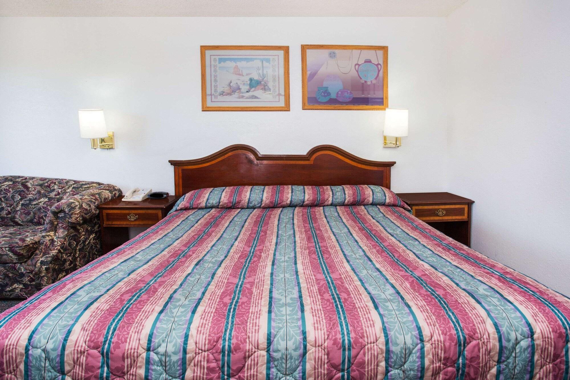 Hotel Super 8 By Wyndham Limon Extérieur photo