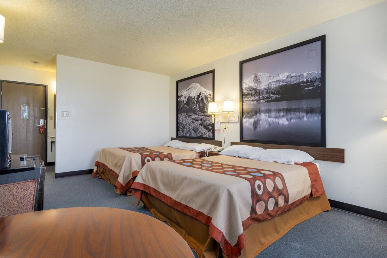 Hotel Super 8 By Wyndham Limon Extérieur photo