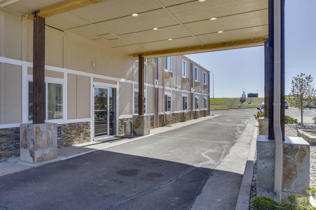 Hotel Super 8 By Wyndham Limon Extérieur photo