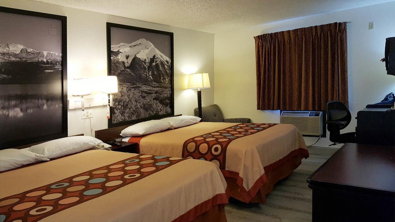 Hotel Super 8 By Wyndham Limon Extérieur photo