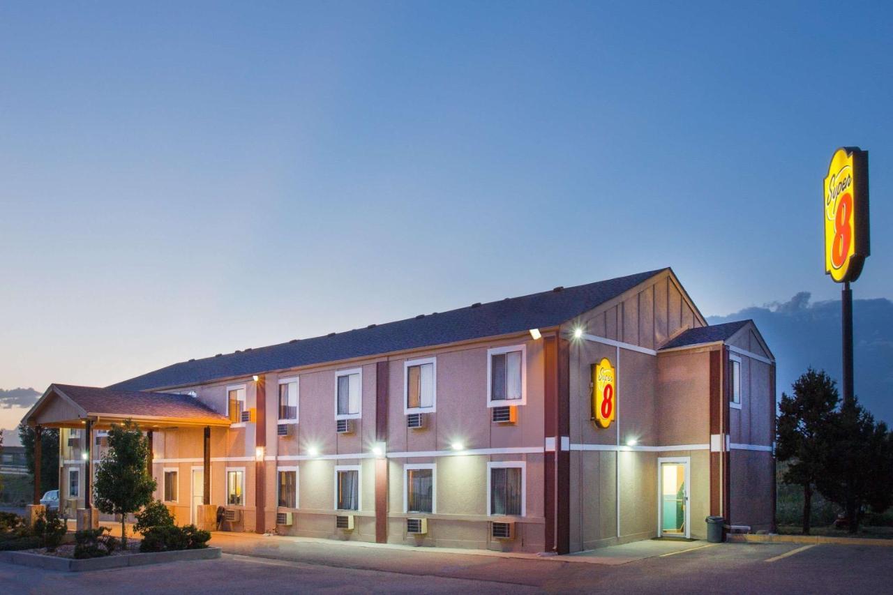 Hotel Super 8 By Wyndham Limon Extérieur photo